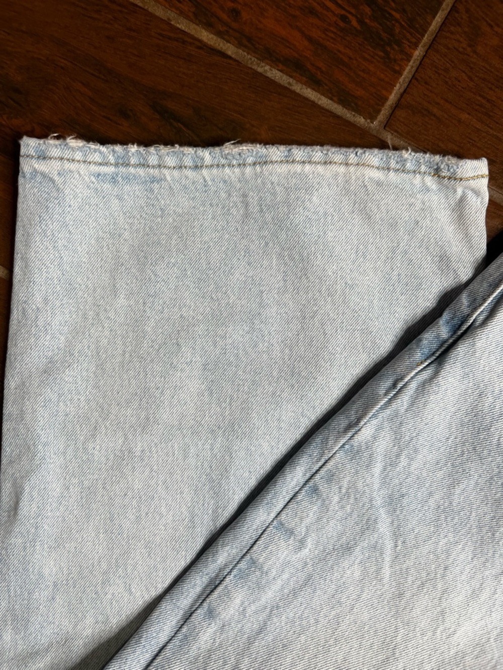 Levi’s Premium XL Straight Distressed Light Wash Wide Leg Denim Jeans - Picture 2 of 7